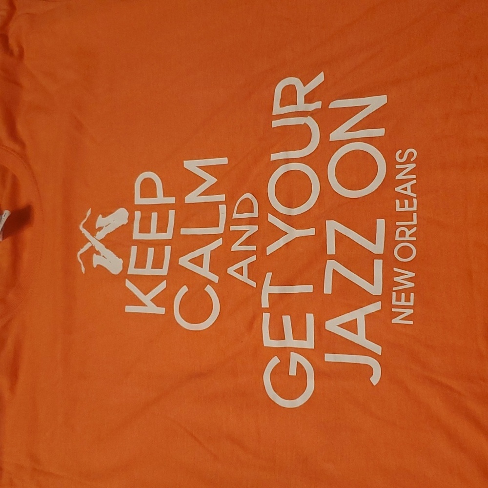 Short-sleeve t-shirt in excellent condition. Only worn a few times.